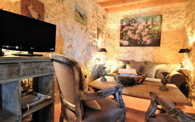 Rustic Castle in Bon-Encontre with Terrace