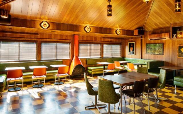 The Dive Motel & Swim Club