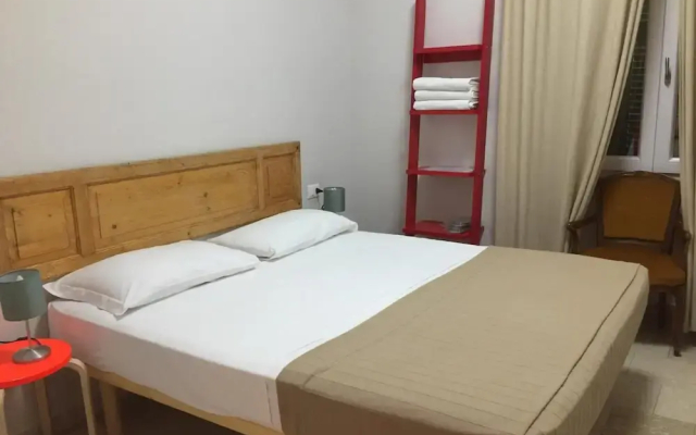 Roma Art Rooms