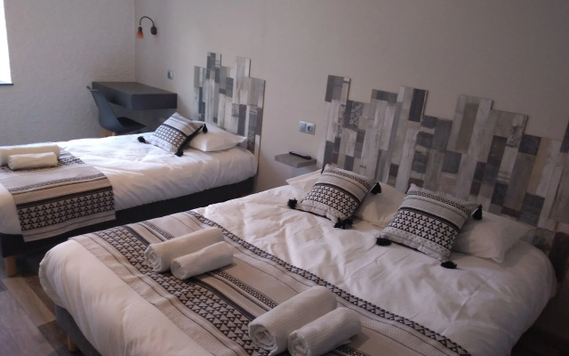 Hôtel Restaurant LES VOYAGEURS