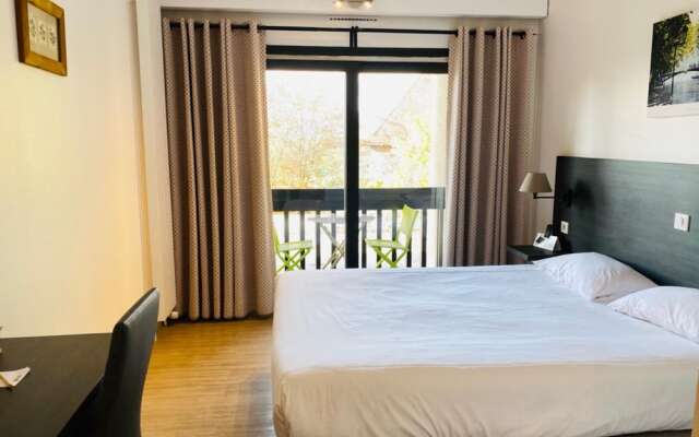 Logis Hôtel Annecy Nord / Argonay