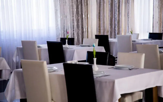 Travel Hotel