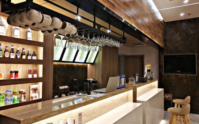 Shanghai Yiju Hotel