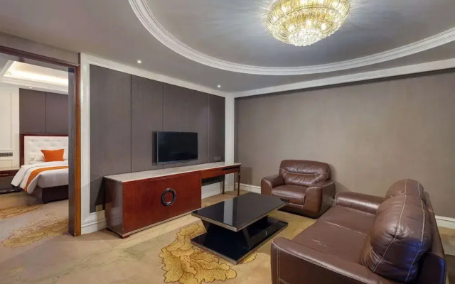 Hawthorn by Wyndham Dehong Mangshi