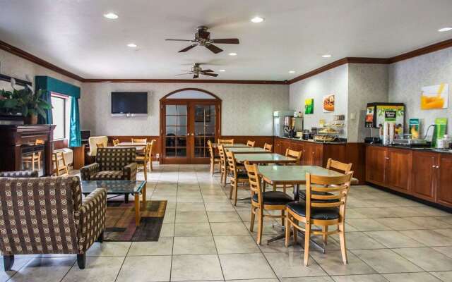 Quality Inn Peru near Starved Rock State Park