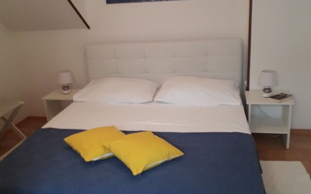 Studio Apartment Maya
