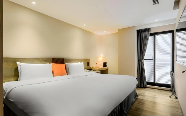 Lan Kwai Fong Garden Hotel