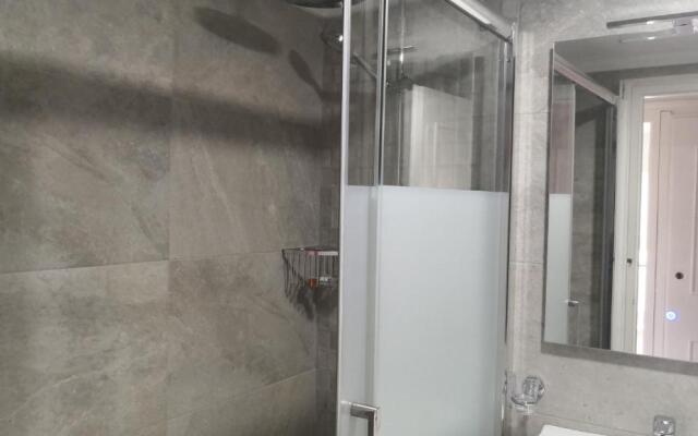 Skol 408A by Completely Marbella