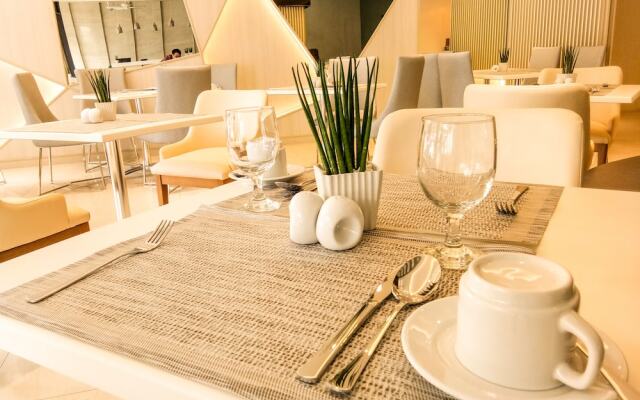 Aura One Hotel