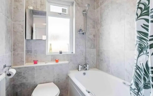 Duplex 3 Bedroom Flat Golders Green Central London