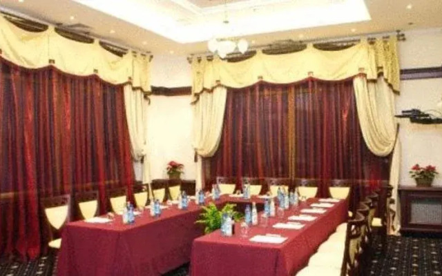 Отель Дръстър