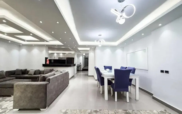 The Bold & Bright 3bdr Apt. 15 Min To Airport