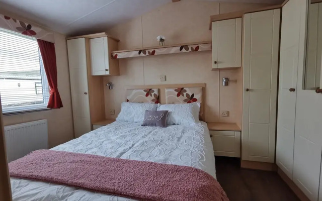 Sea and Mountain View Sunbeach Holiday Snowdonia