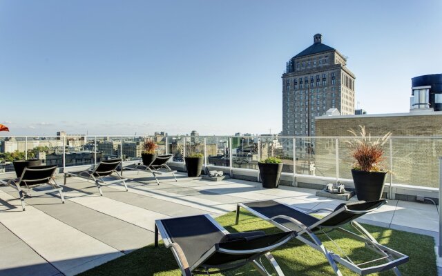 Heritage Apartments in Old Montreal by Hometrotting