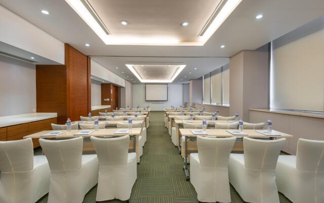 Holiday Inn Express Shanghai Jinsha by IHG