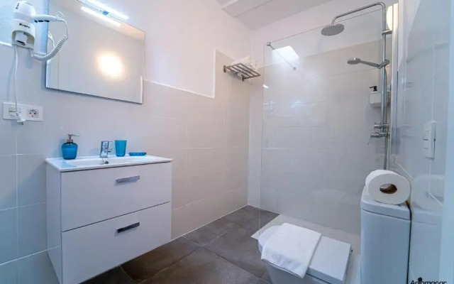 Apartamentos Anjomacar I
