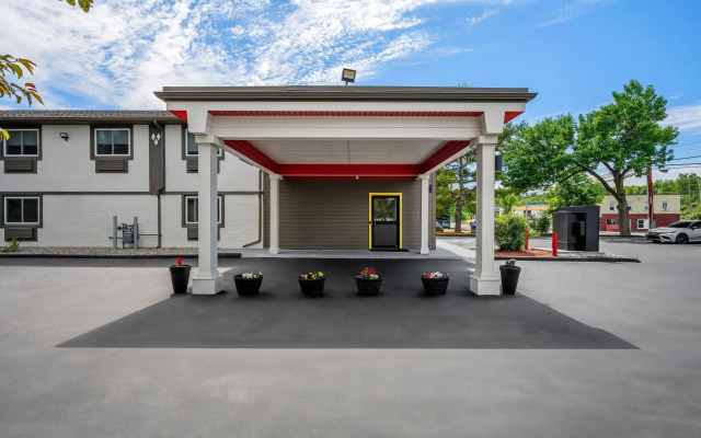 Super 8 by Wyndham Lewiston Auburn Area