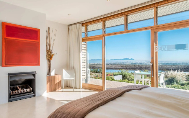 Colourful Manor Luxury Lodge