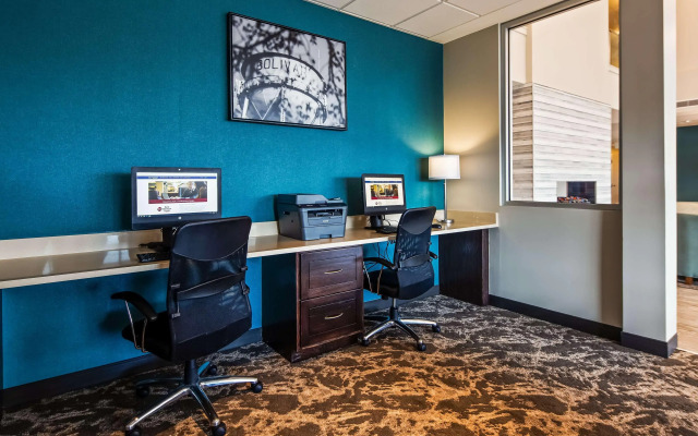 Best Western Plus Bolivar Hotel & Suites