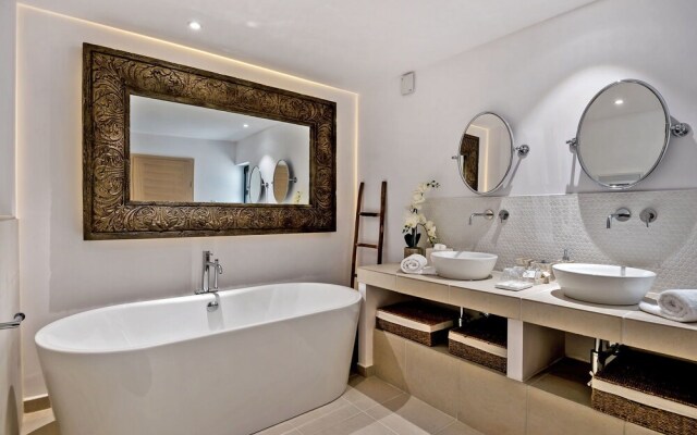 Beachfront Villa Feodora Grande