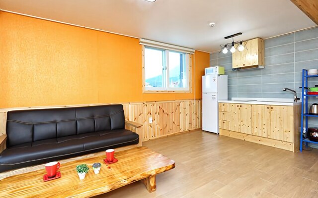 Yeosu Pierre Mont Pension