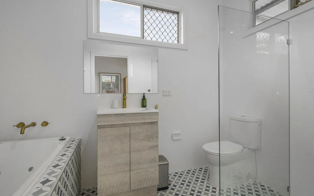 Havana On Pacific – Bathroom – Crescent Head