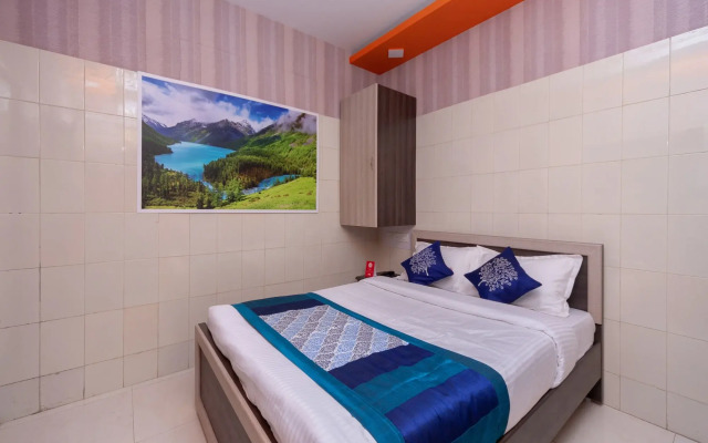 OYO 16596 Akash Inn Elite