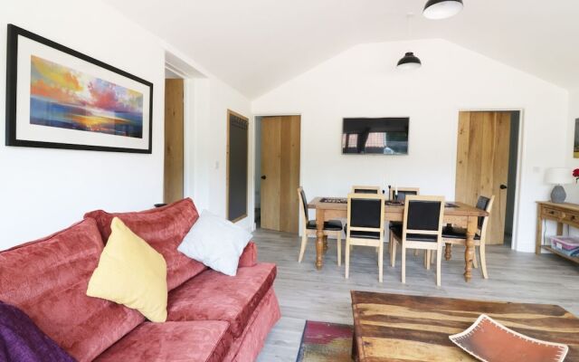 Whitehands Farm Barn