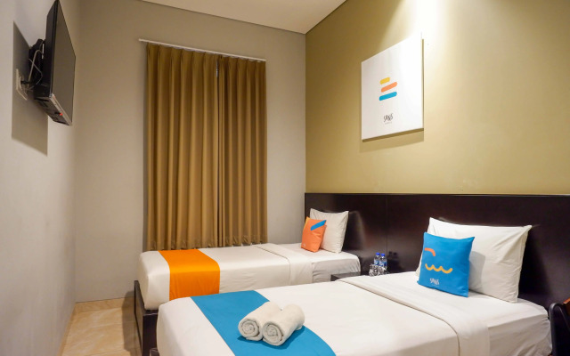 Sans Hotel Empress Simpang Lima
