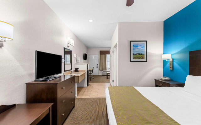 Best Western Delhi Inn