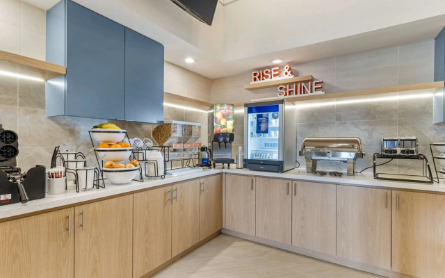 Comfort Inn Marina on the Monterey Bay