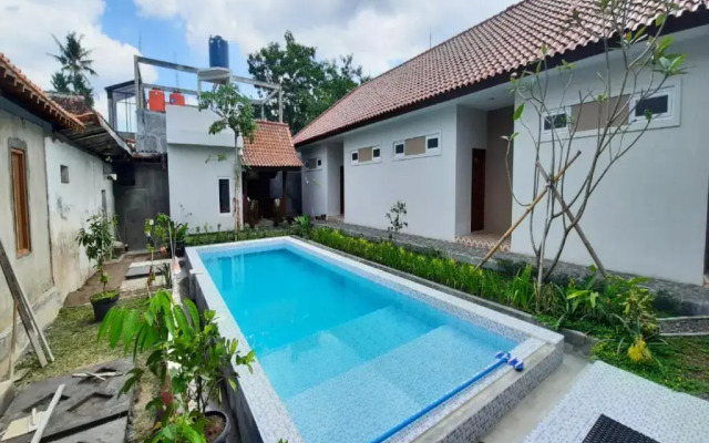 OYO 3906 Dalem Putu Sanjaya Syariah