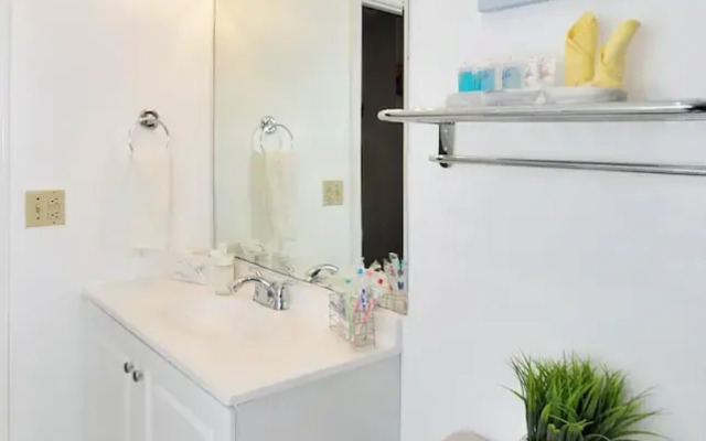 CH6 Beautiful Fully Furnished 2BR King Beds