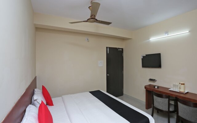 Capital O 37885 Ekamra Inn