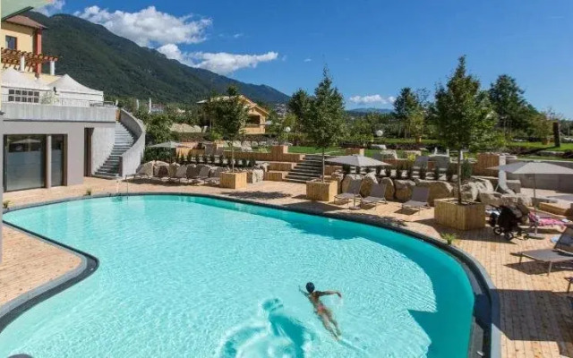 Garden Relais