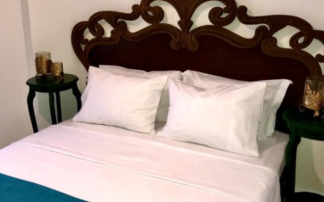 Ayvalik Rebetiko Otel