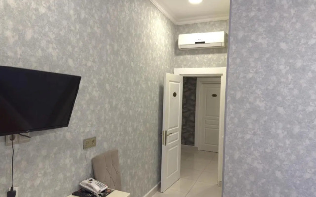 Eleon Hotel