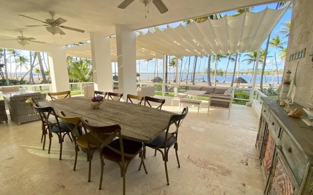 Apt w Beach Front Beach Access at Nueva Romana