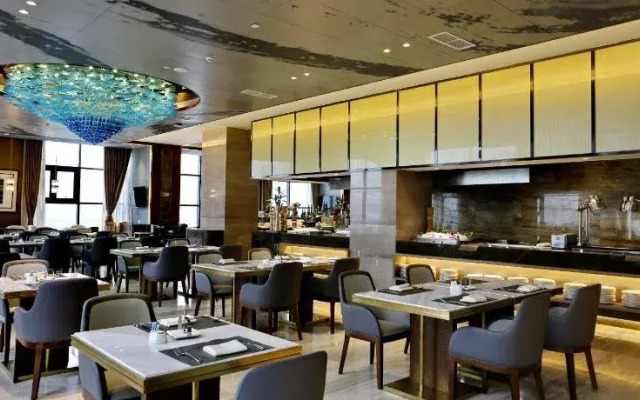 Yibin Celebrity City Hotel