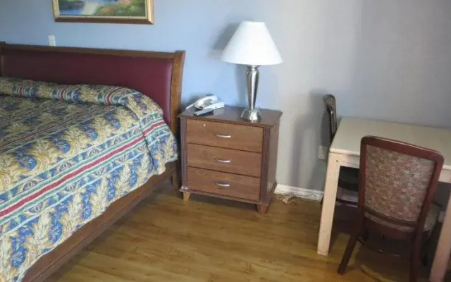 Mustang Inn & Suites