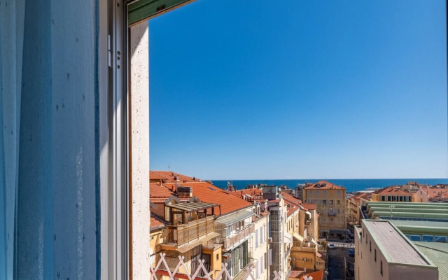 Sea View Central Apartment