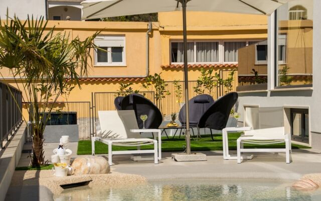 Luxury Apartments Royal M with Pool