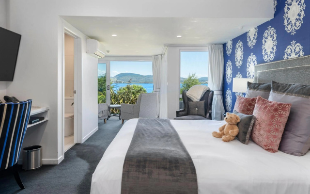Black Swan Lakeside Boutique Hotel – Guest Rooms – Rotorua