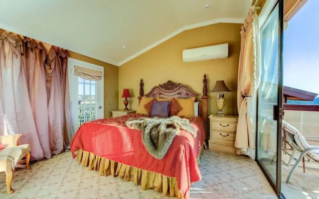 La Villa Vista Bed & Breakfast