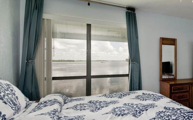 Runaway Bay Resort by BBG