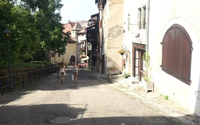 Suite & Castle - Au Pied du Chateau D'annecy