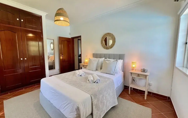 Vilamoura White House Villa by Homing