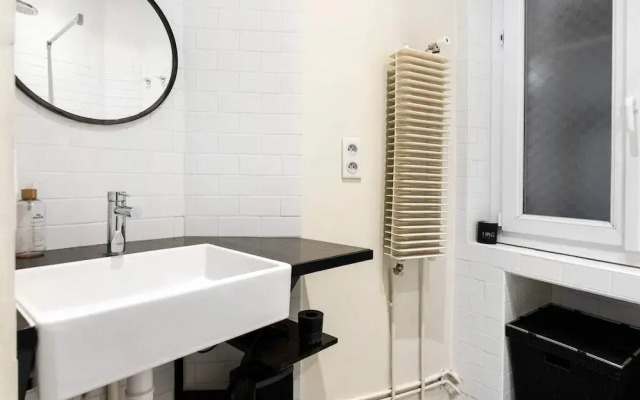 Lovely Mezzanine Apartment Near Buttes Chaumont Park