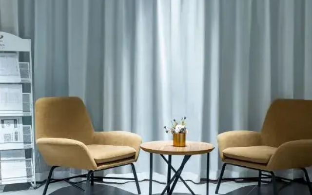 Homeinn Plus Hotel (Pei County Zhongjin Plaza)