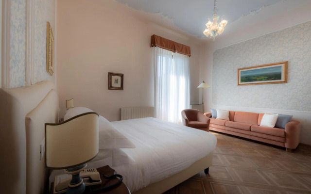 Villa Scacciapensieri Boutique Hotel